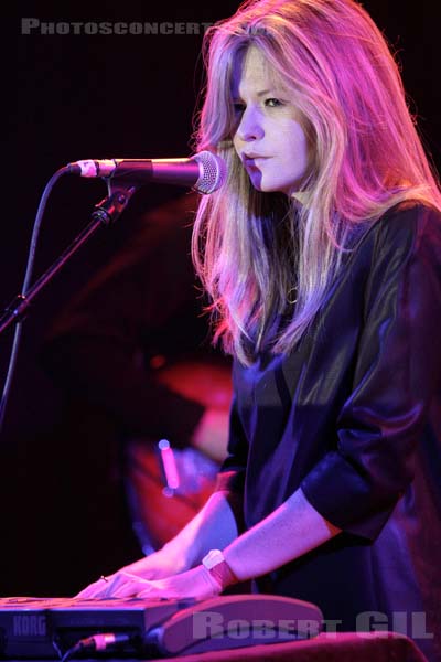 STILL CORNERS - 2012-03-26 - PARIS - Divan du Monde - 